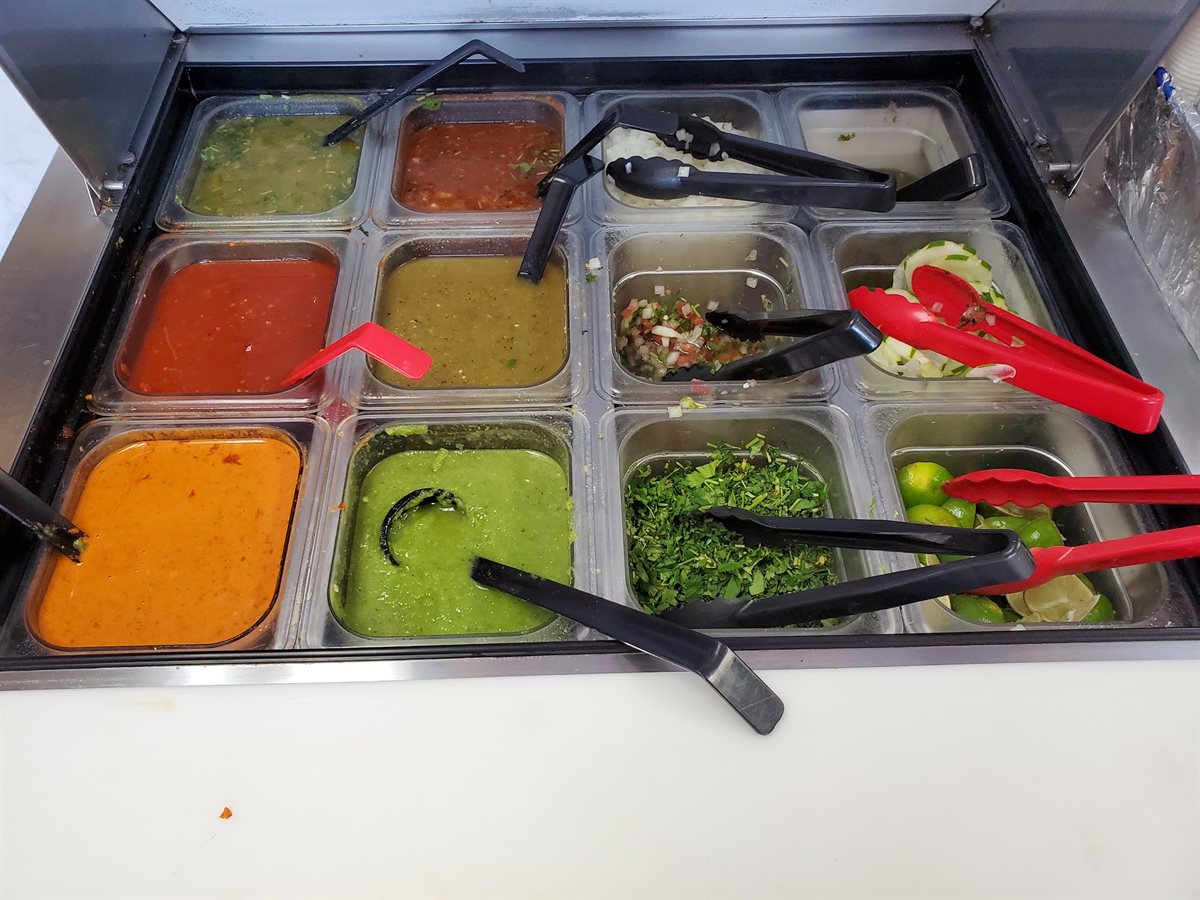 Tacos Y Salsas